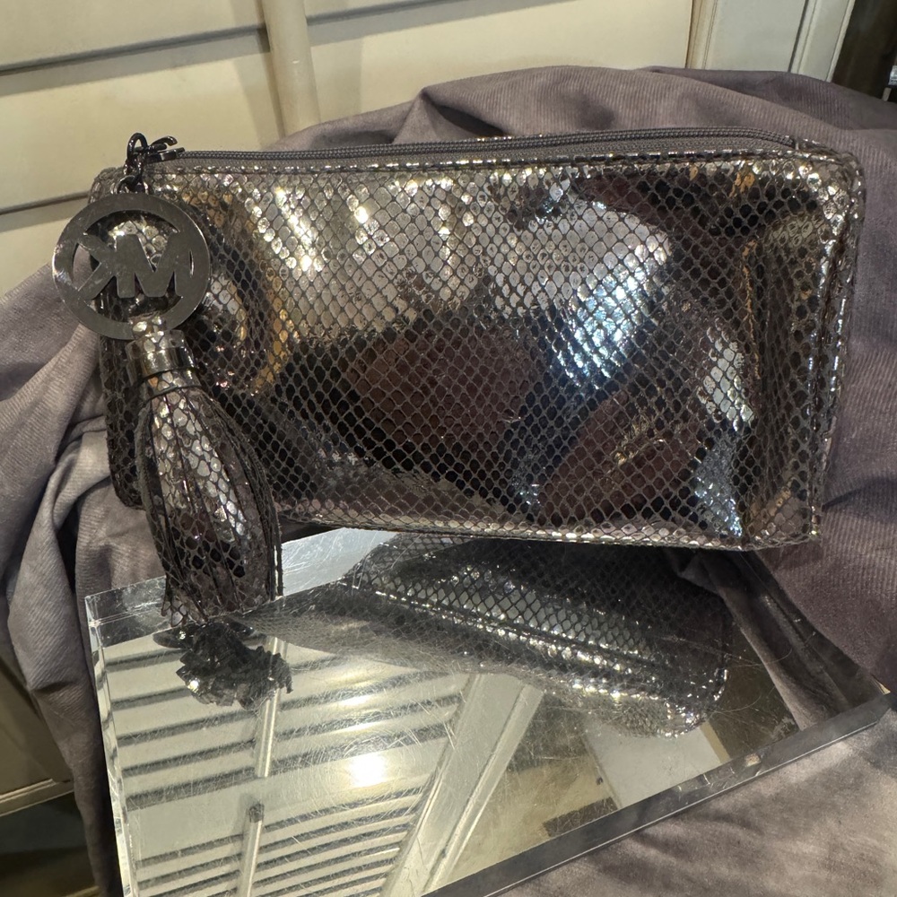 Michael Kora Snake Skin Metallic‎ Silver Mini Designer Clutch Bag NWOT